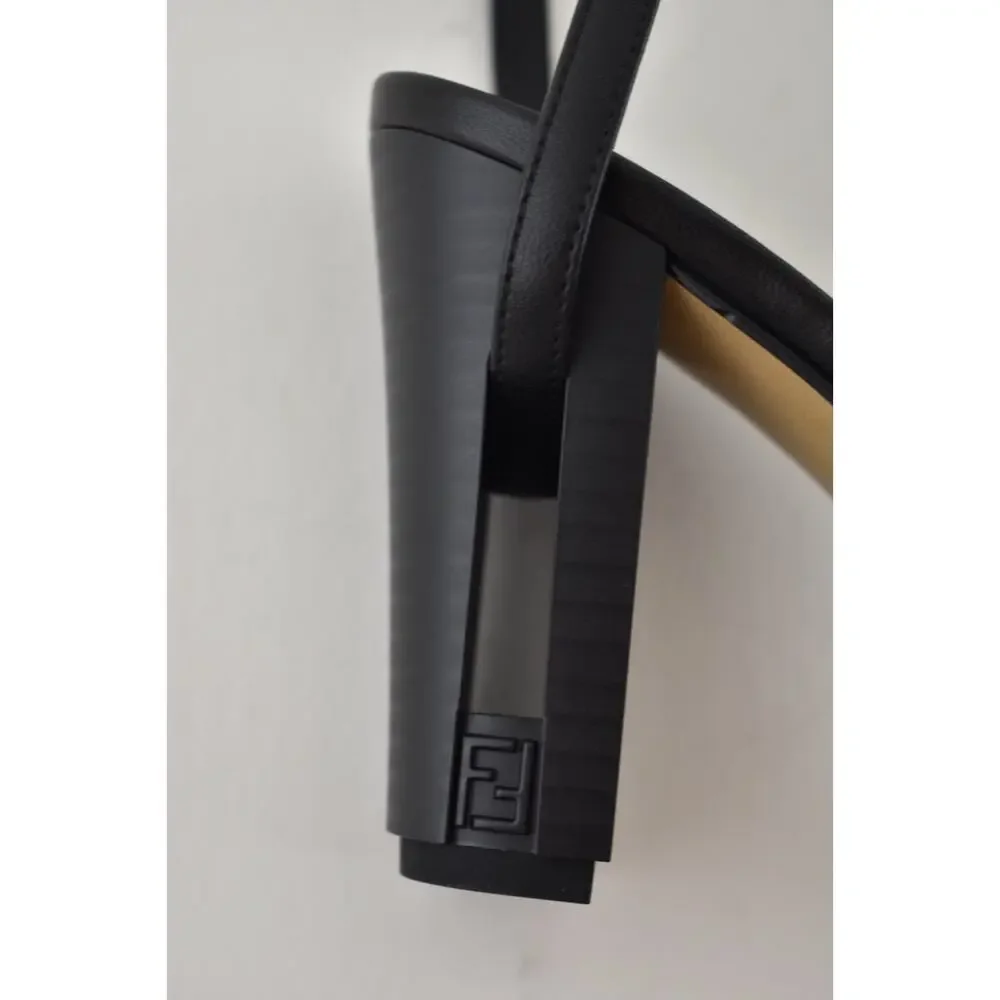 Fendi delfina sandal